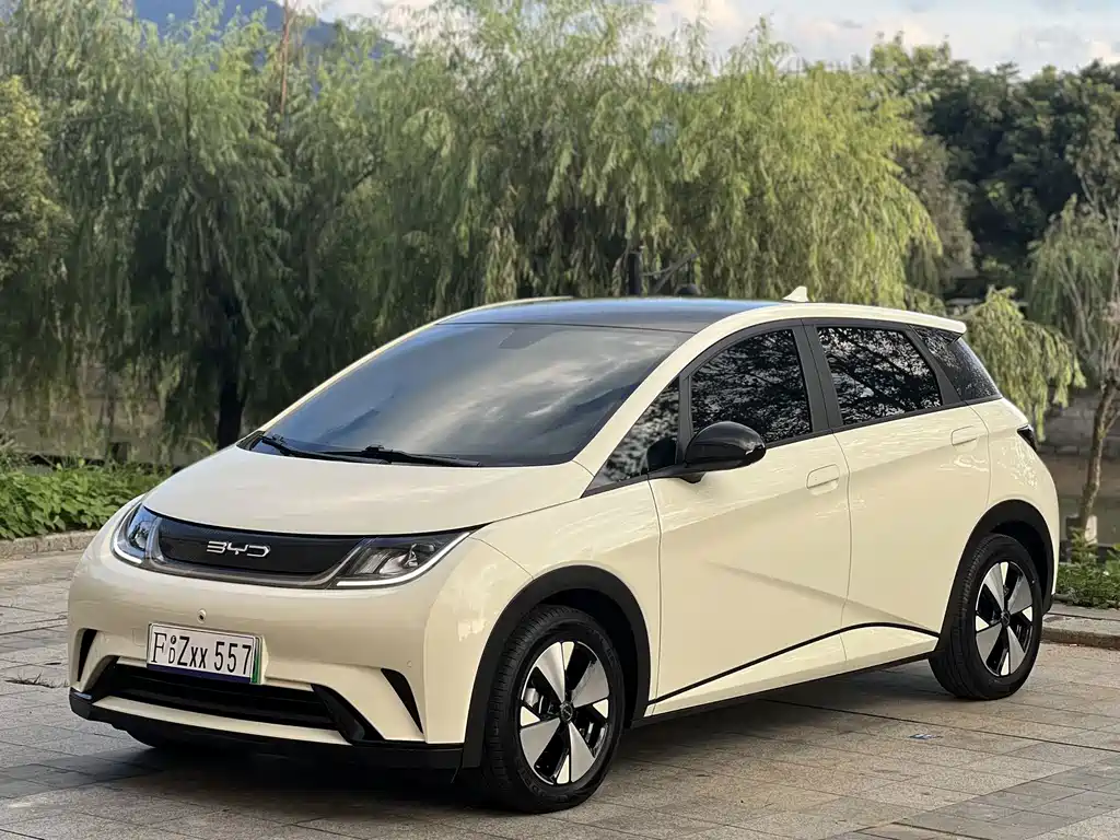 BYD Dolphin 2023
