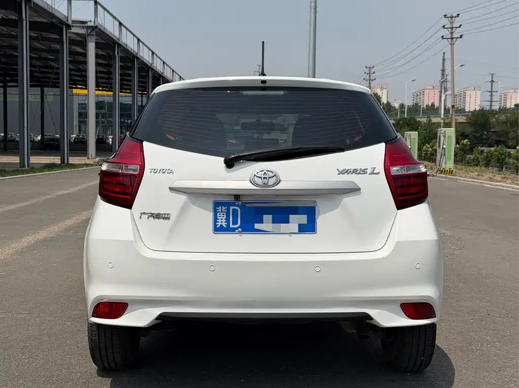 Toyota Yaris L 2019 — фото 3