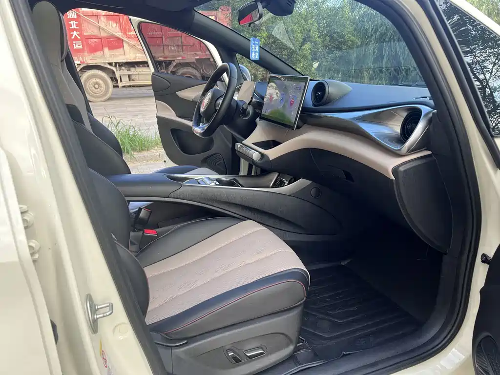 BYD Dolphin 2023