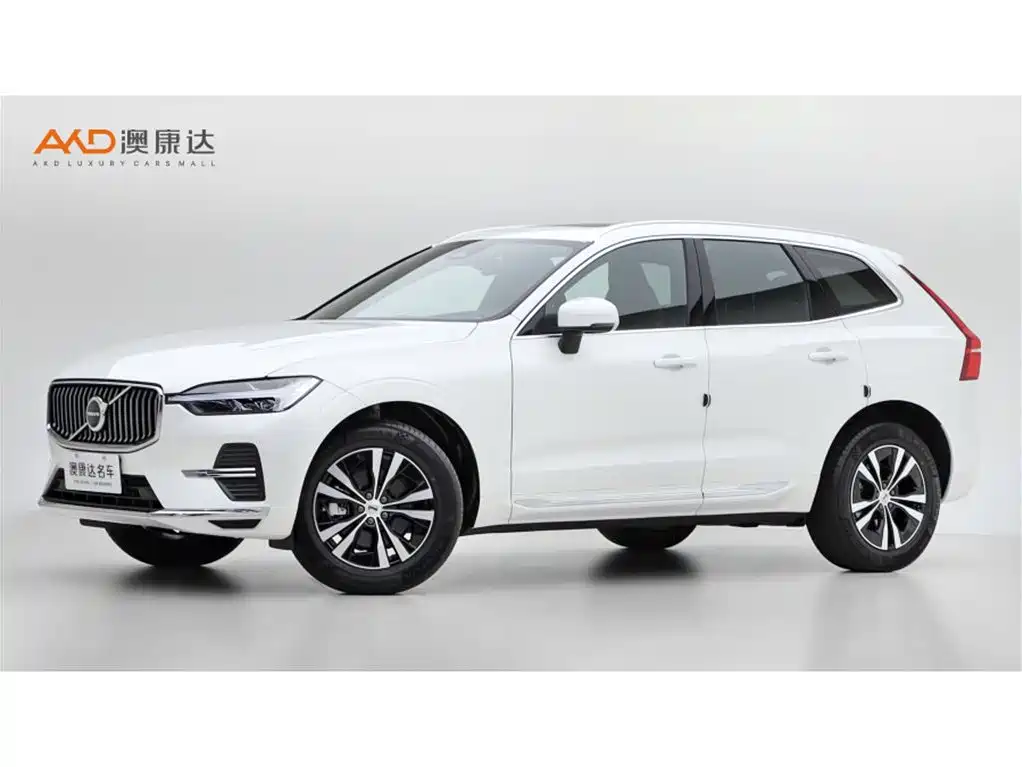 Volvo XC60 2024 — фото 1