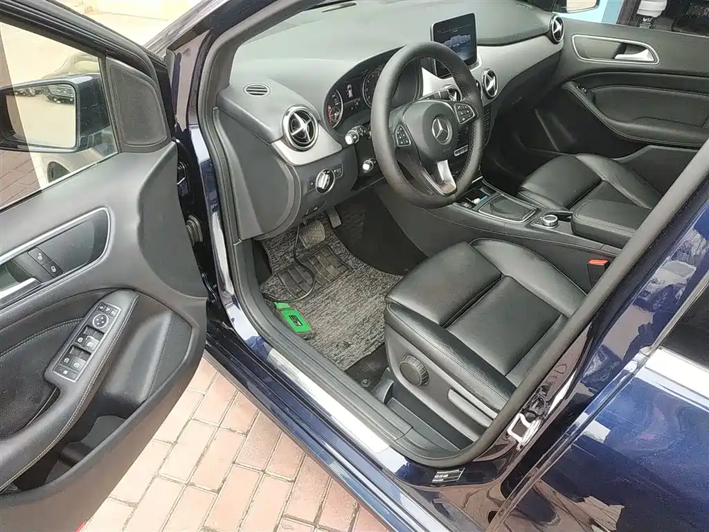 Mercedes-Benz B-Class 2018 — фото 16