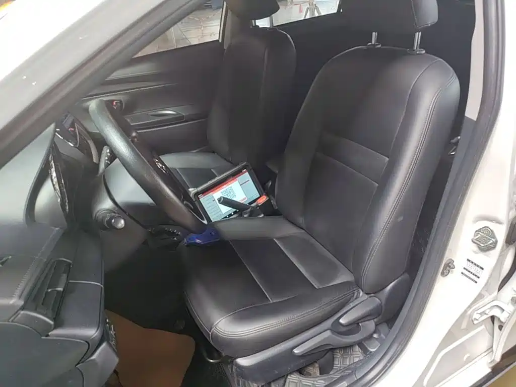 Toyota Yaris L 2020 — фото 15