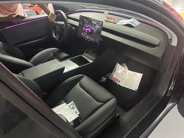 Tesla Model 3 2025