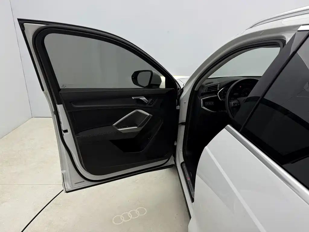 Audi Q3 2022 — фото 18