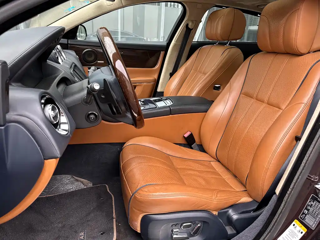 Jaguar XJ 2012