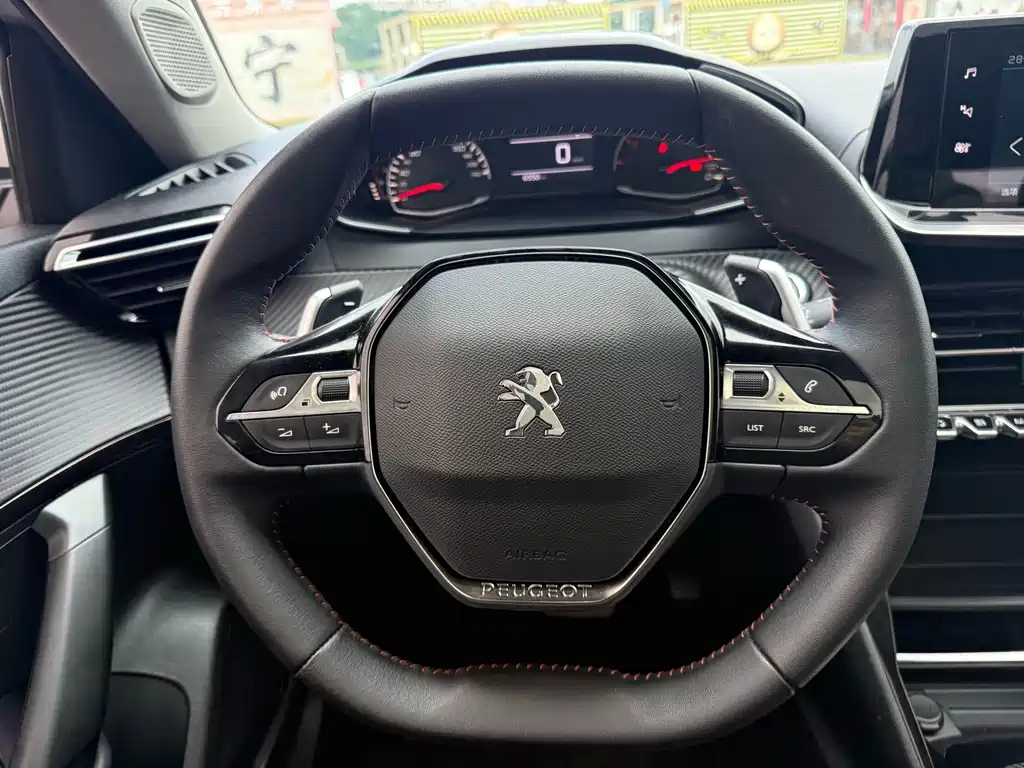 Peugeot 2008 2025 — фото 17