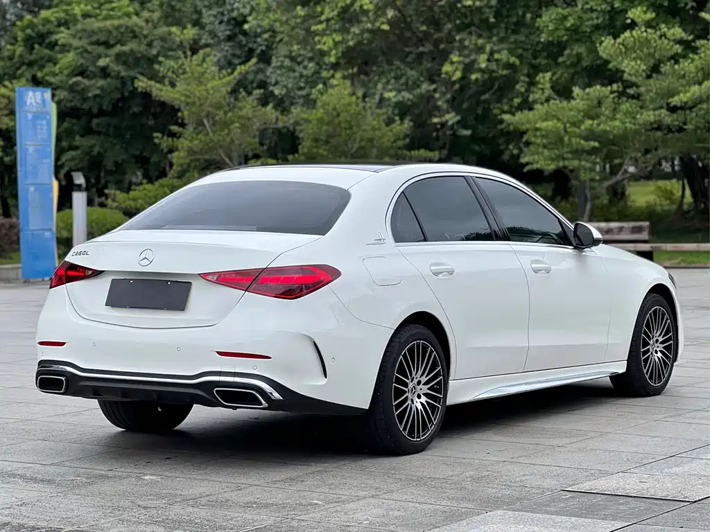 Mercedes-Benz C-Class 2024
