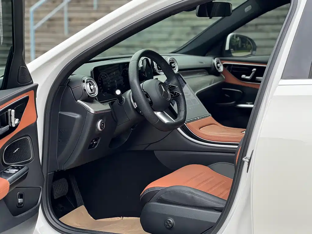 Mercedes-Benz C-Class 2024 — фото 13