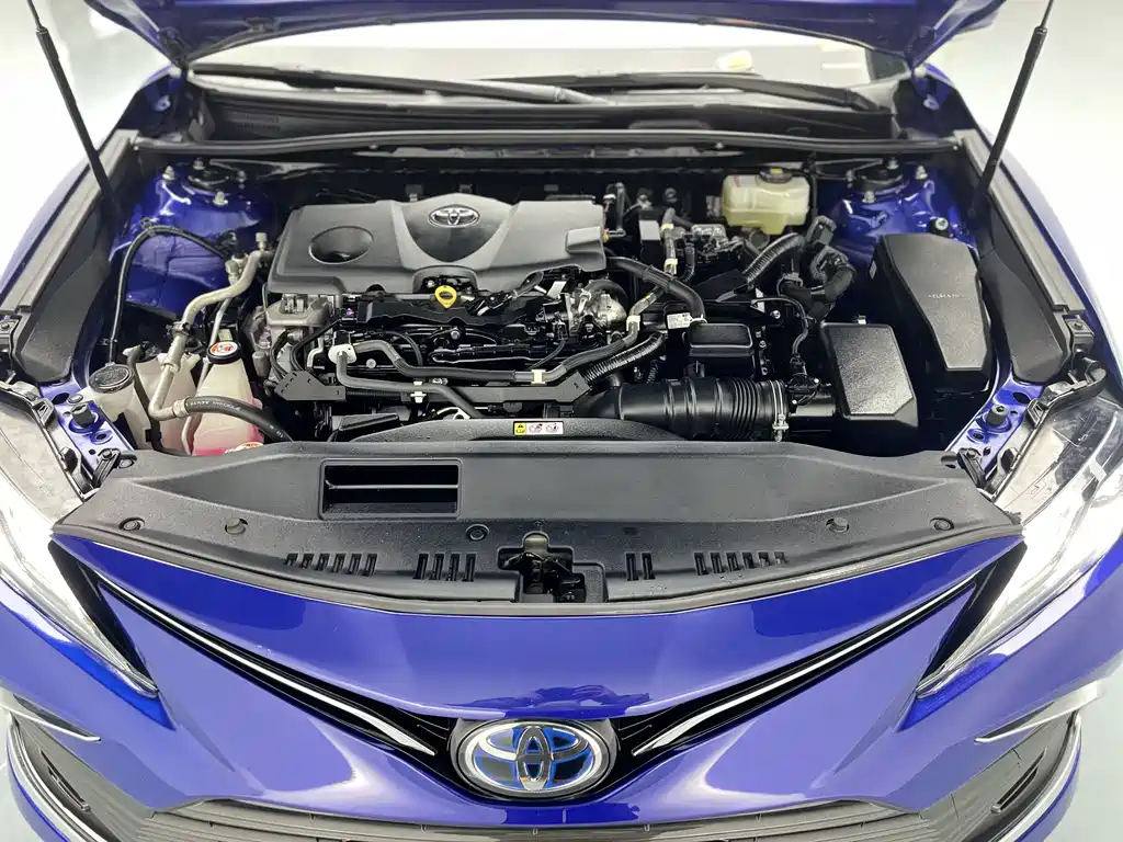 Toyota Camry 2023 — фото 16