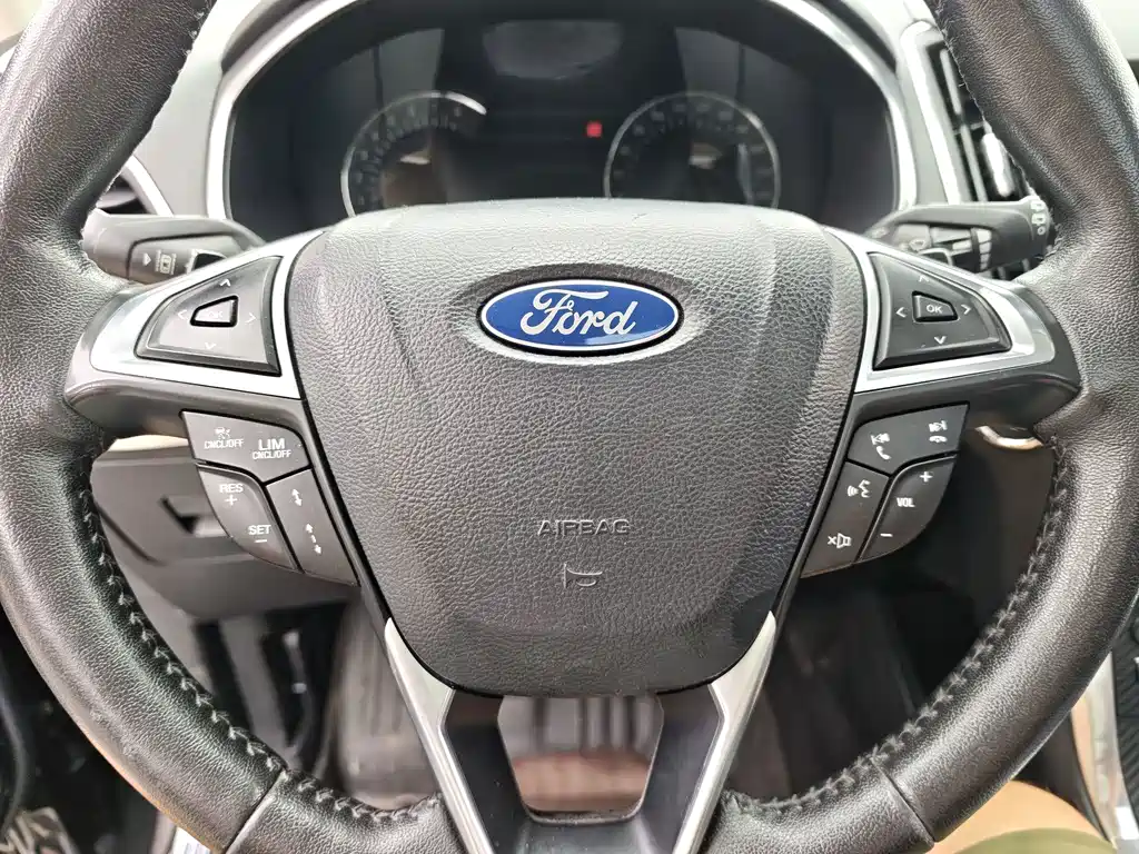 Ford Edge 2015 — фото 14