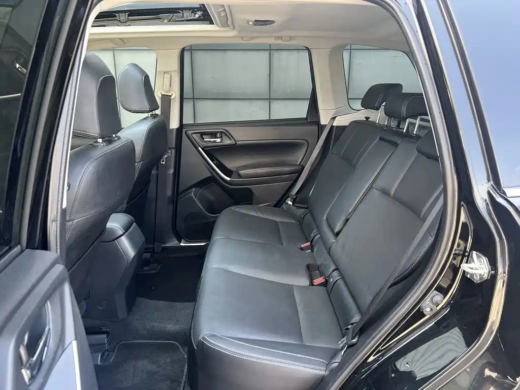 Subaru Forester 2018 — фото 11