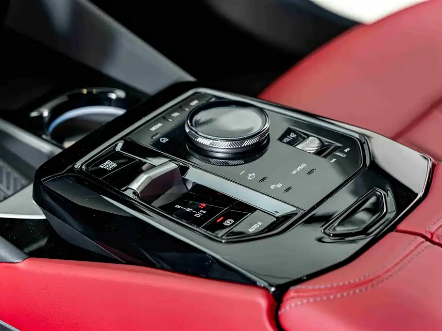 BMW 5 Series 2025 — фото 12