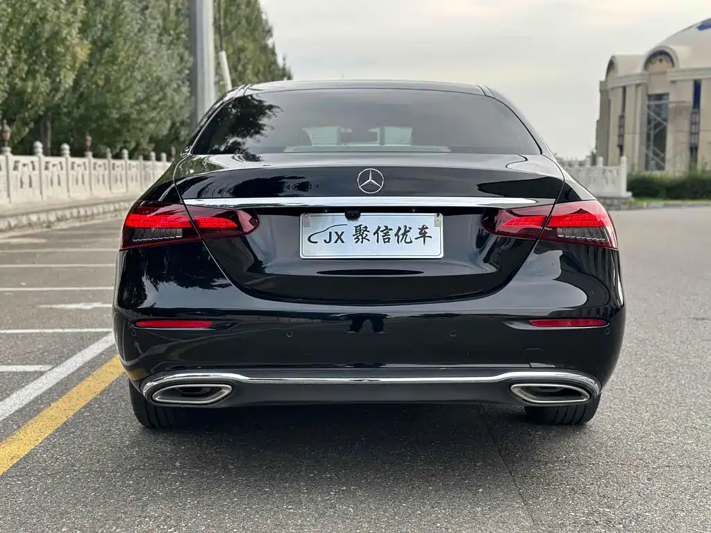 Mercedes-Benz E-Class 2021 — фото 18