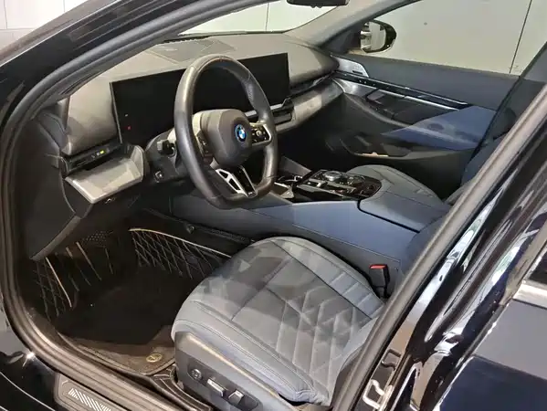 BMW i5 2024