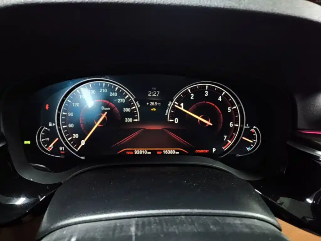BMW 5 Series 2017 — фото 12