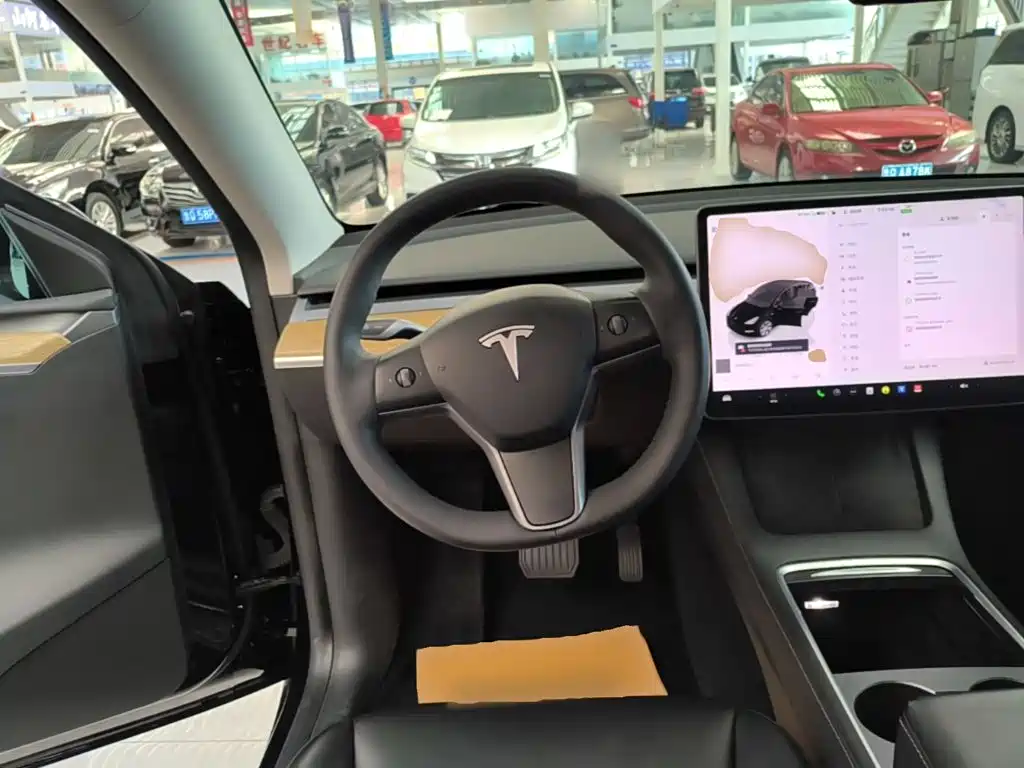 Tesla Model Y 2023 — фото 11