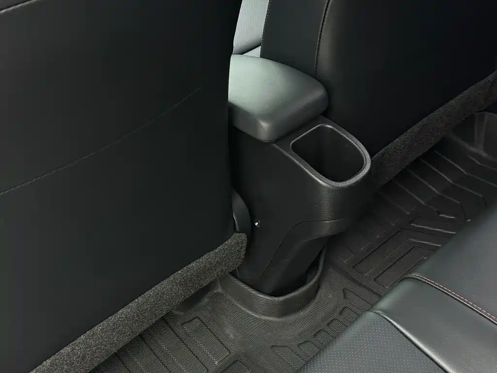 Toyota Yaris L 2022 — фото 14