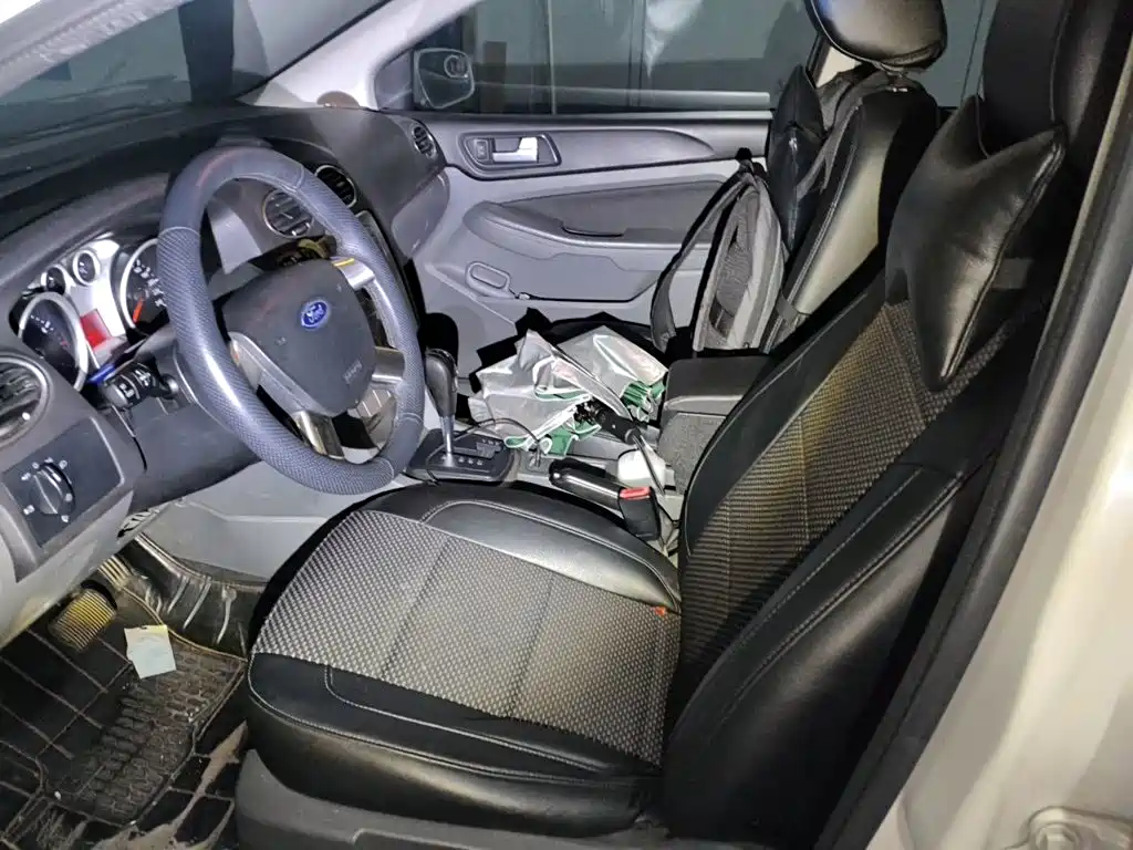 Ford Focus 2015 — фото 8