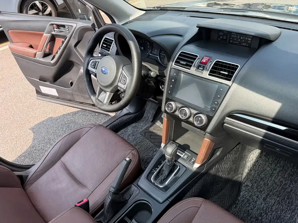 Subaru Forester 2016 — фото 11