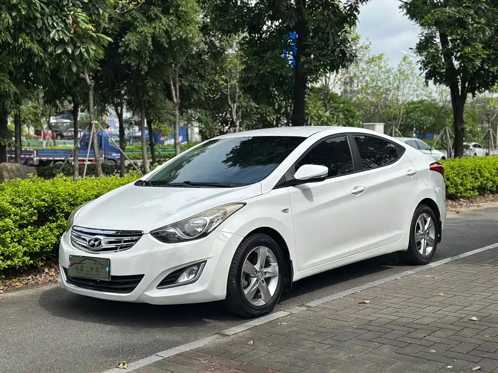 Hyundai Elantra 2013