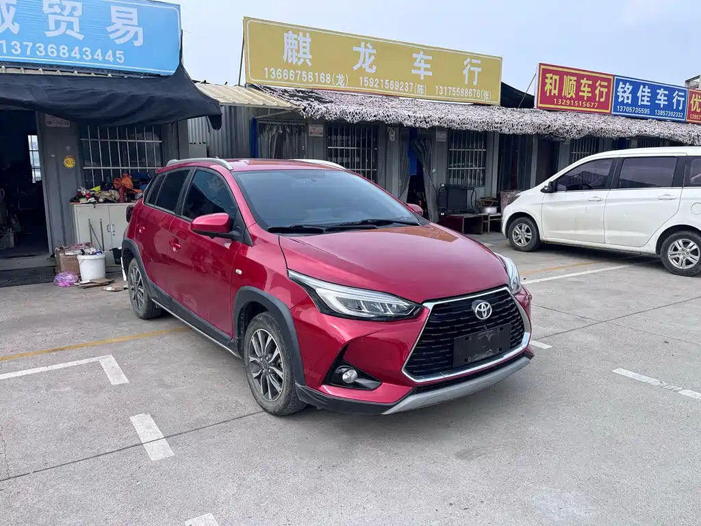 Toyota Yaris L 2022 — фото 3