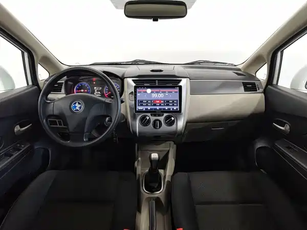 Venucia R50 2018