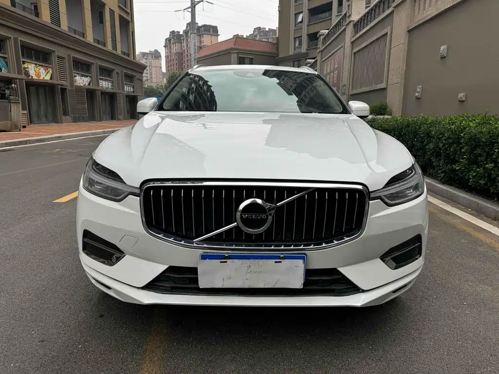 Volvo XC60 2018 — фото 2