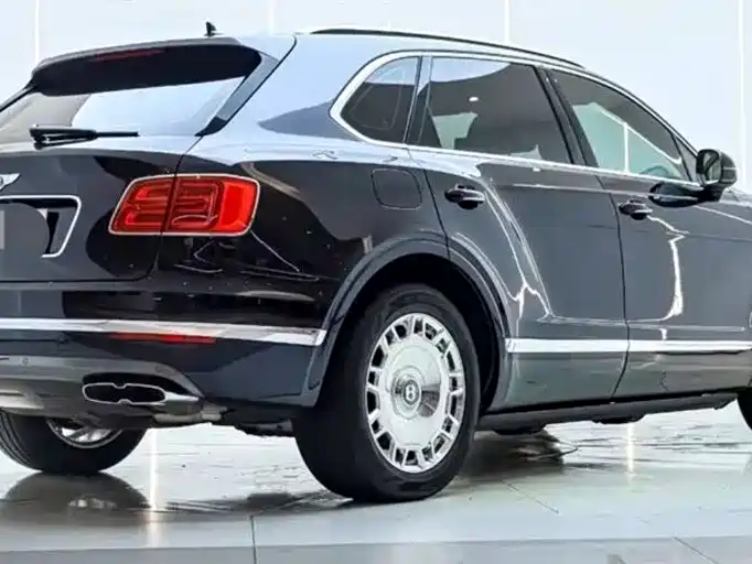 Bentley Bentayga 2018 — фото 3