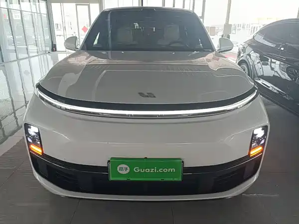 Li Auto L8 2025