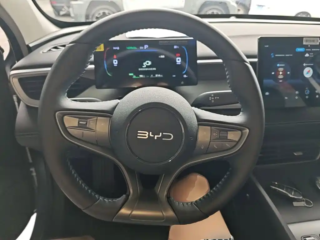 BYD Seal 05 DM-i 2026 — фото 11