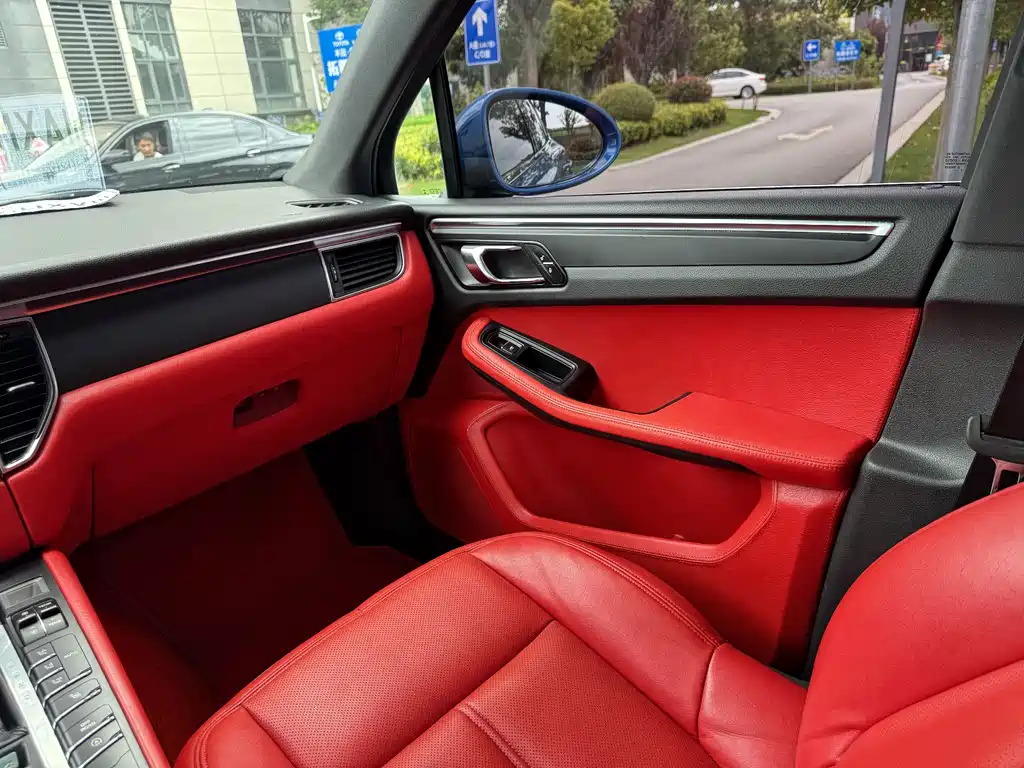Porsche Macan 2016 — фото 12