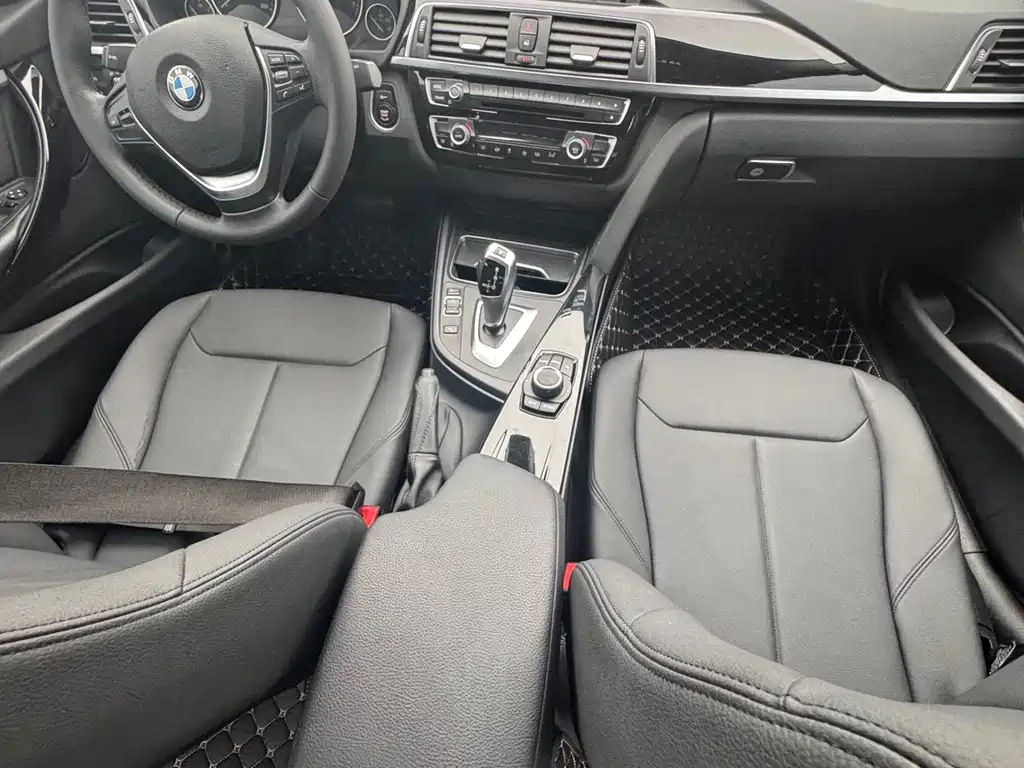 BMW 3 Series 2017 — фото 13