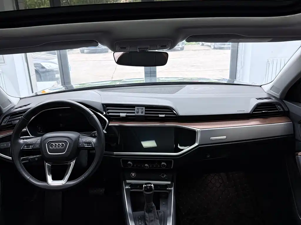 Audi Q3 2022 — фото 19