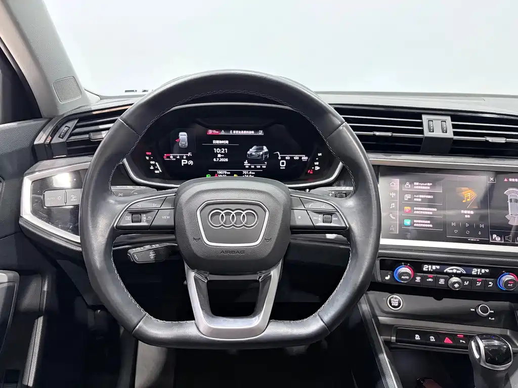 Audi Q3 2022 — фото 14