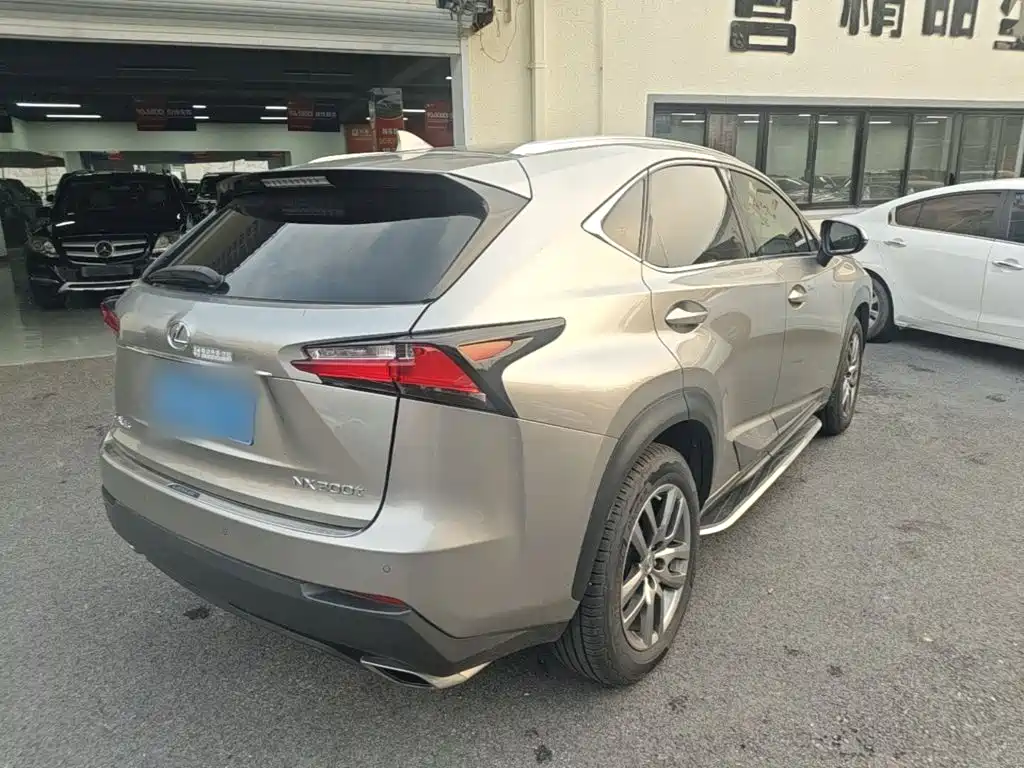 Lexus NX 2017 — фото 7