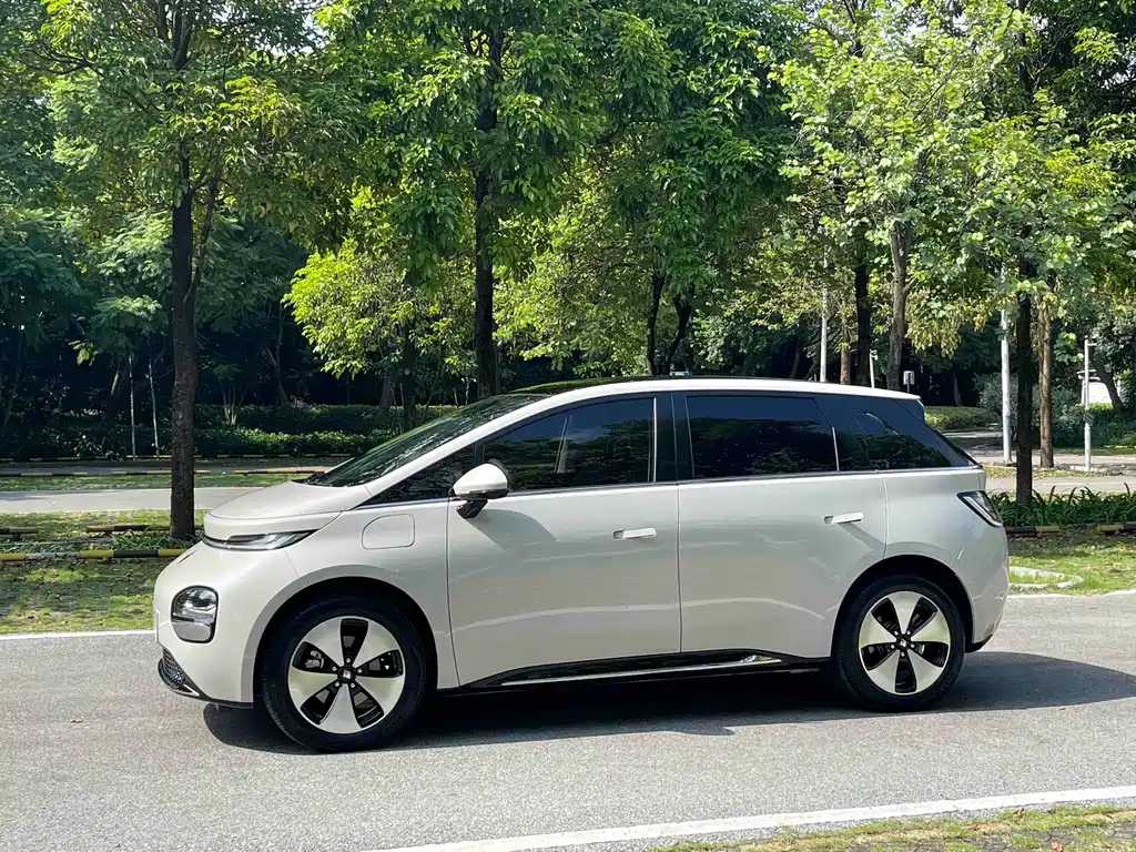 Baojun Clouds 2023