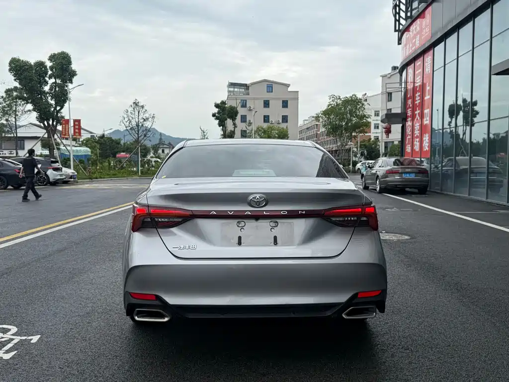 Toyota Avalon 2022 — фото 11