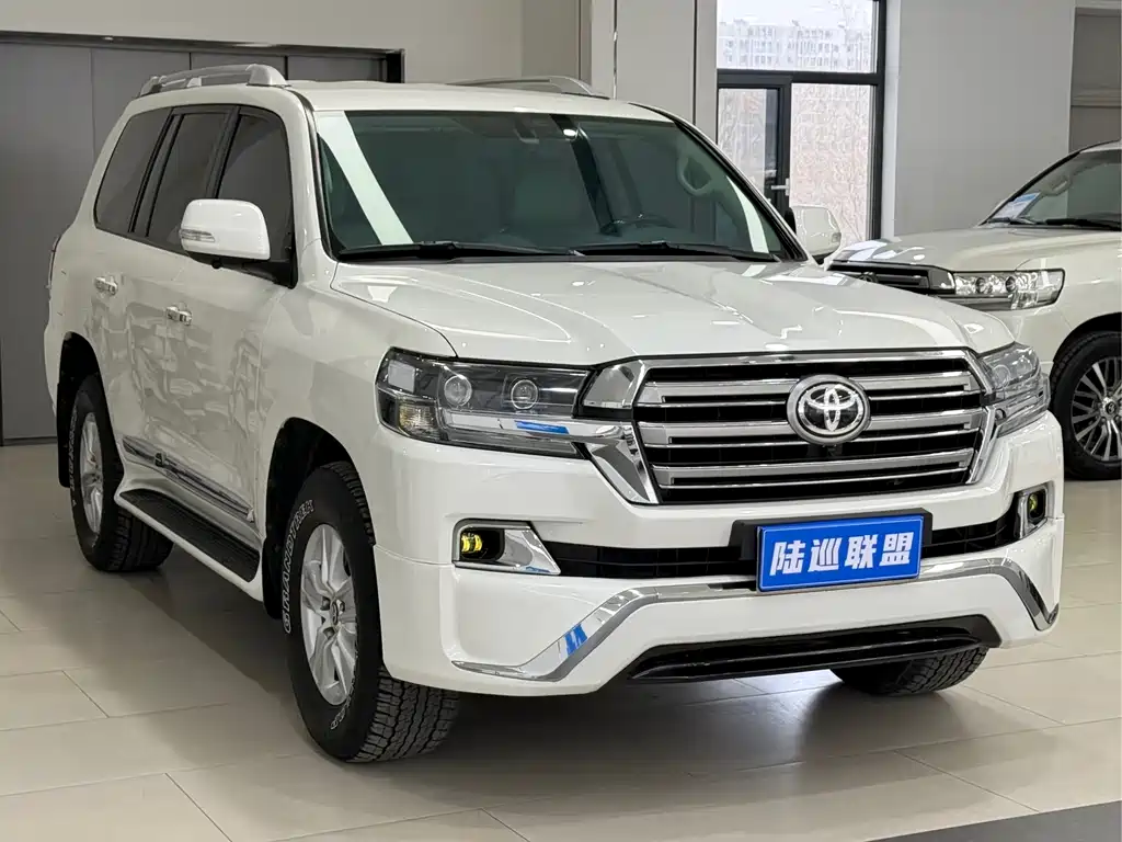 Toyota Land Cruiser 2018 — фото 3