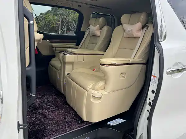 Toyota Alphard 2015