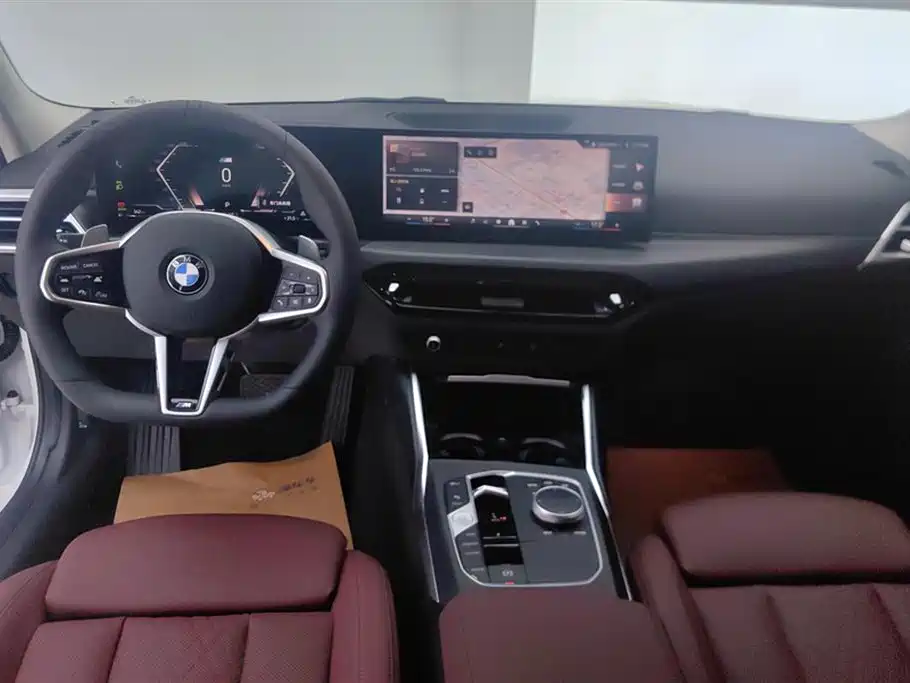BMW 3 Series 2025 — фото 12
