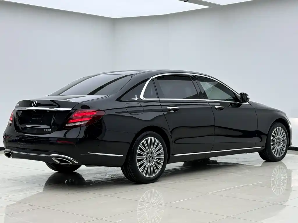Mercedes-Benz E-Class 2020 — фото 19