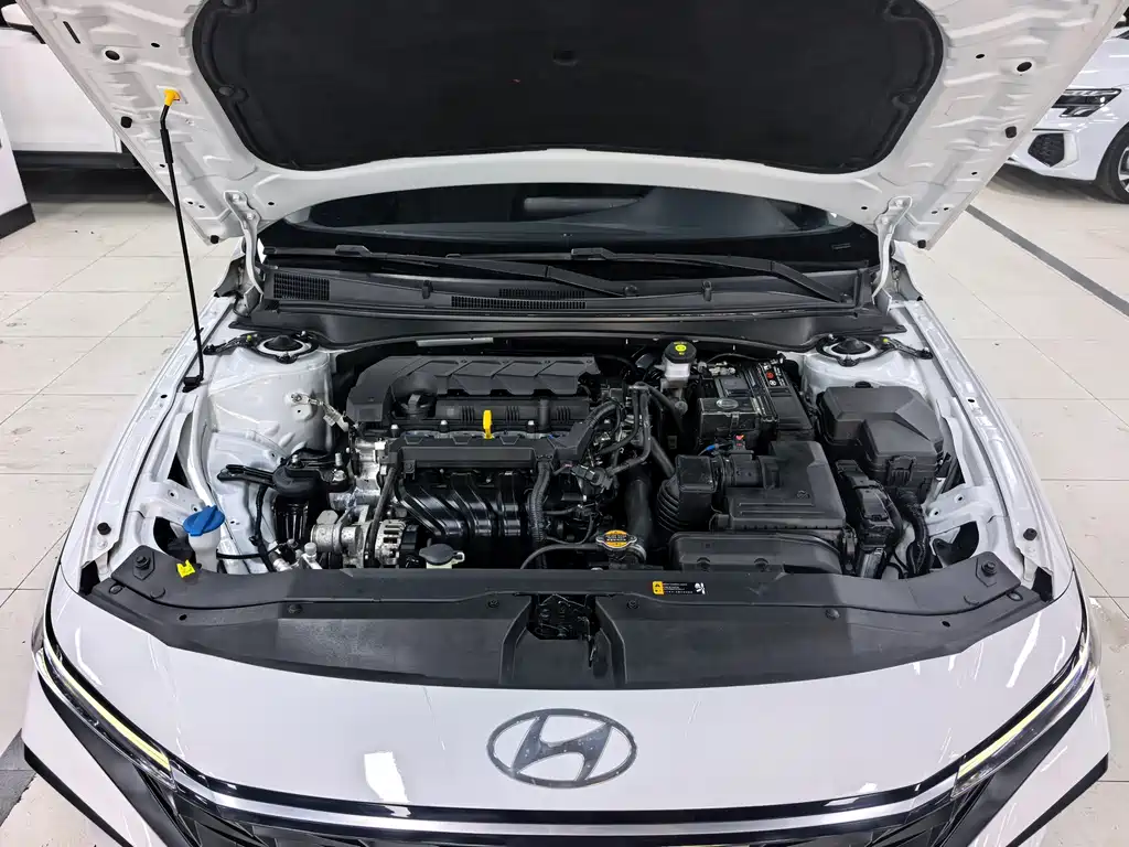 Hyundai Elantra 2023 — фото 20