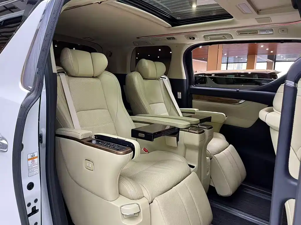 Toyota Alphard 2016 — фото 9