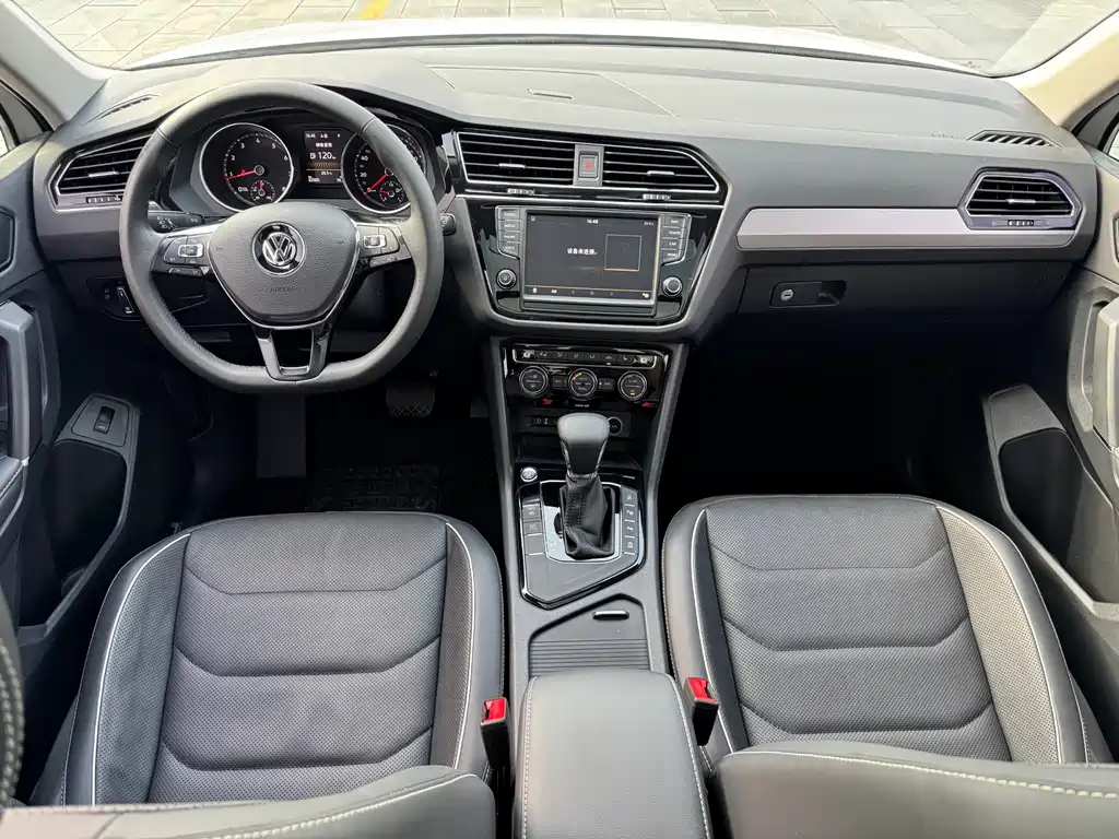 Volkswagen Tiguan L 2018 — фото 15