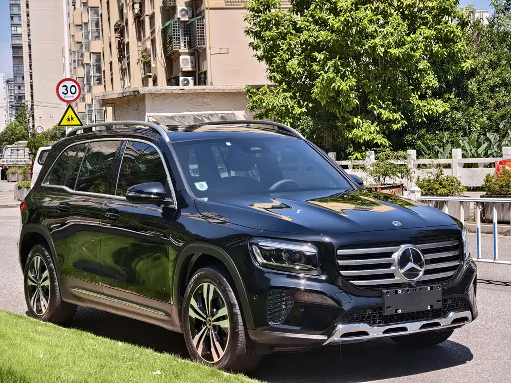 Mercedes-Benz GLB 2024