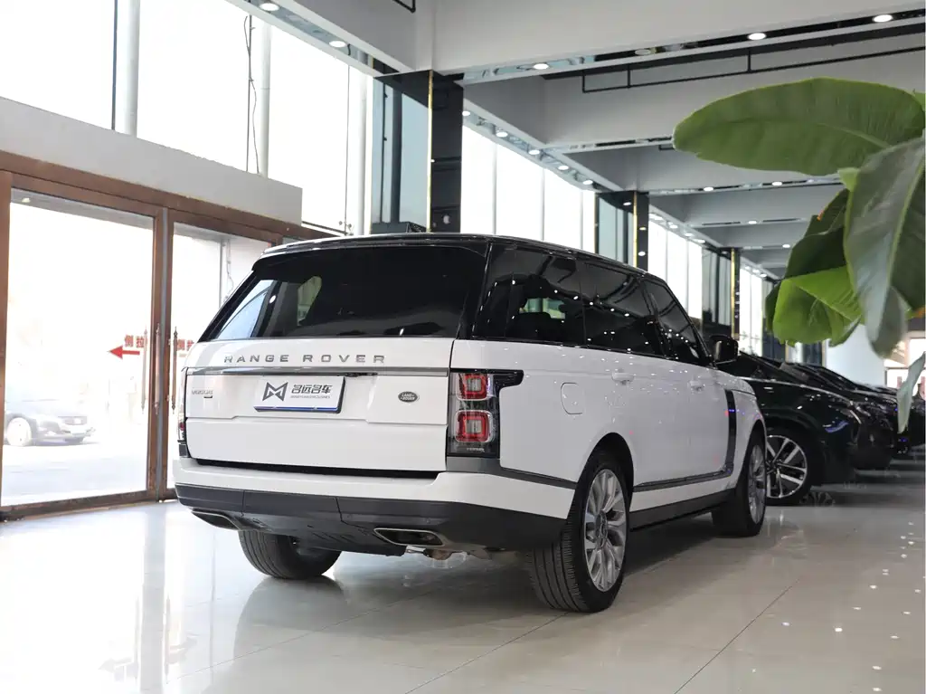 Land Rover Range Rover 2021 — фото 18