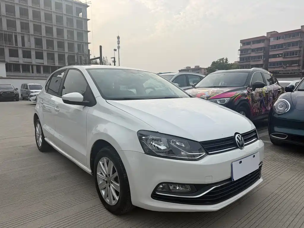 Volkswagen Polo 2015 — фото 2