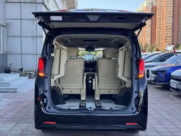 Toyota Alphard 2021