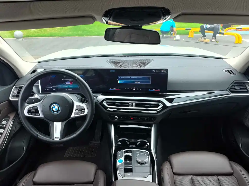 BMW i3 2024 — фото 7