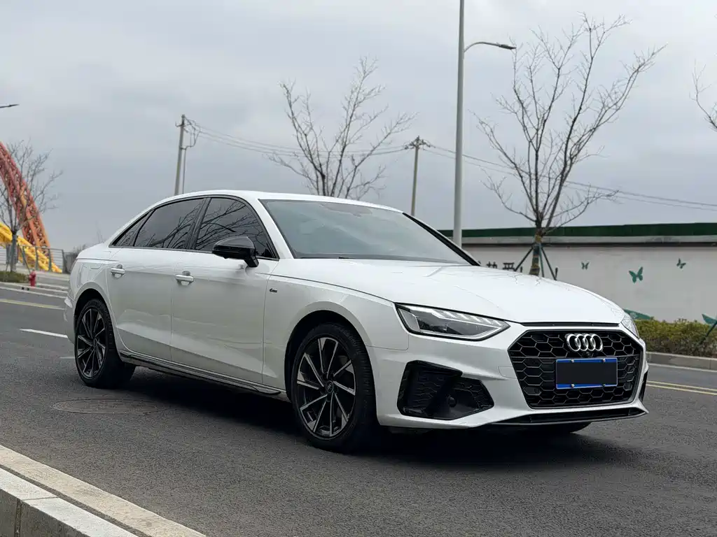 Audi A4L 2023 — фото 3